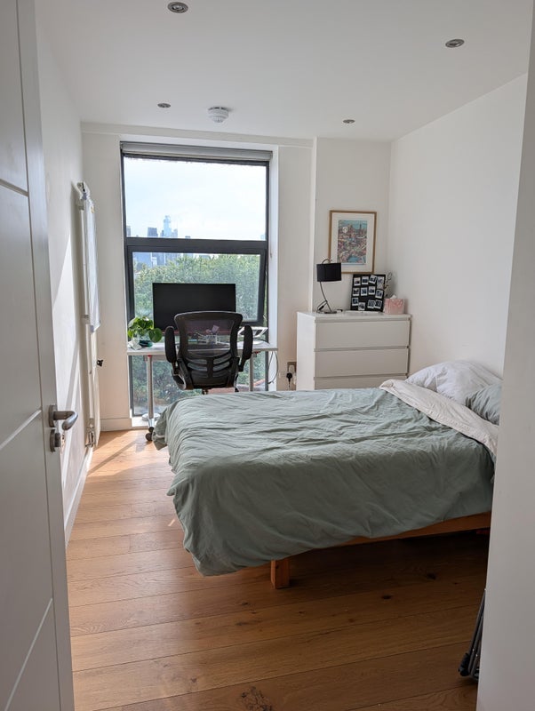 Flat Clare Street in Greater London