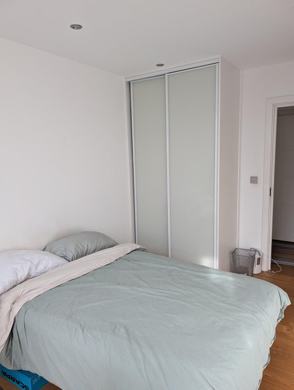 Flat Clare Street in Greater London