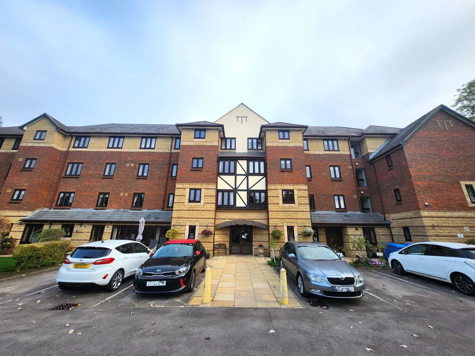Flat Belfry Drive in Dudley