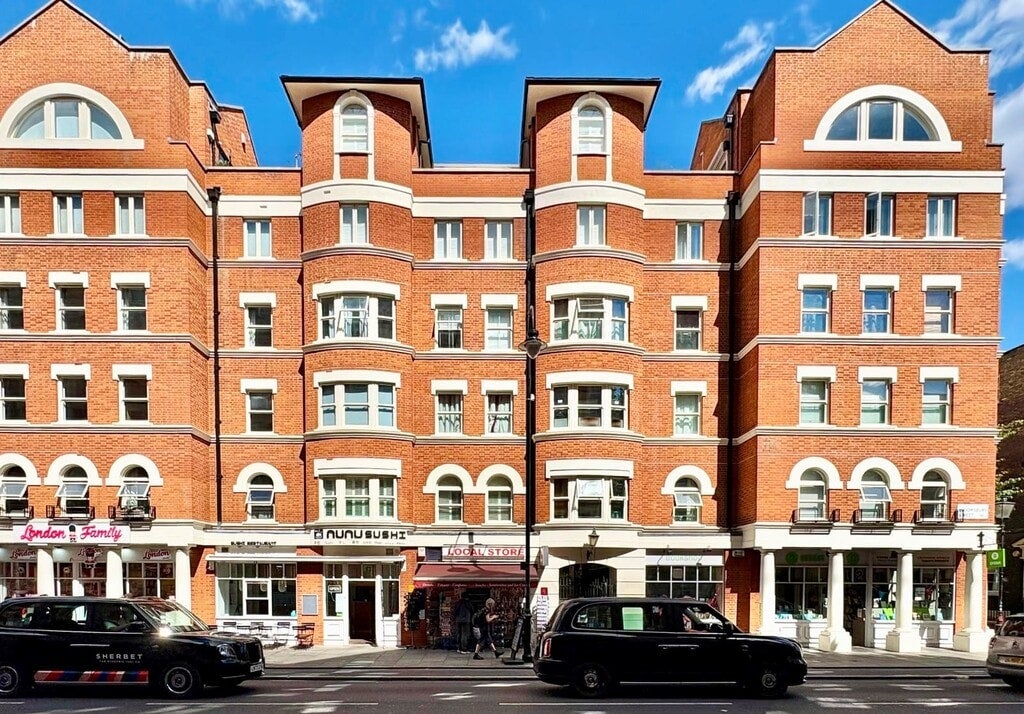 Flat Great Russell Street in Greater London