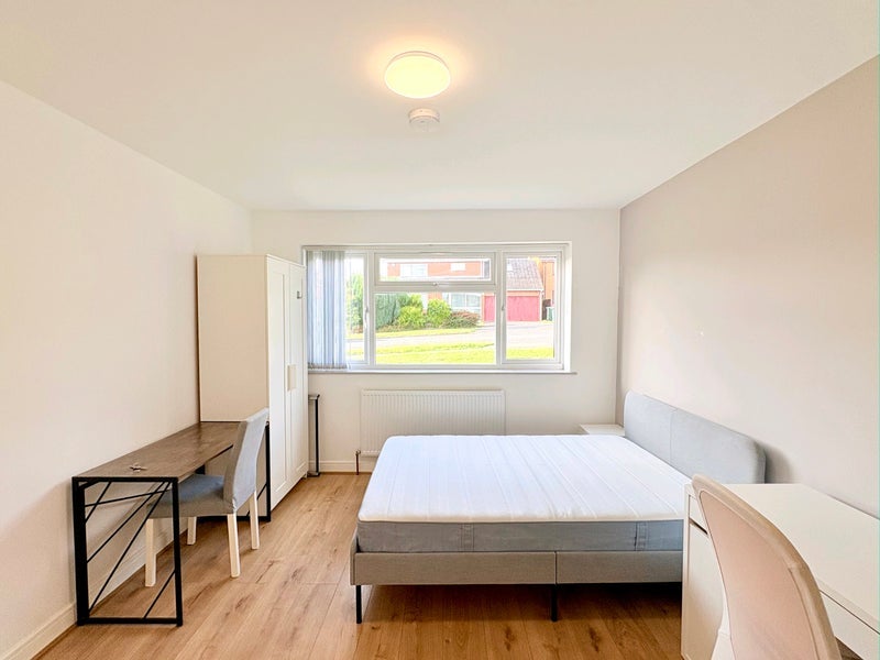 Room Bransford Avenue in Coventry
