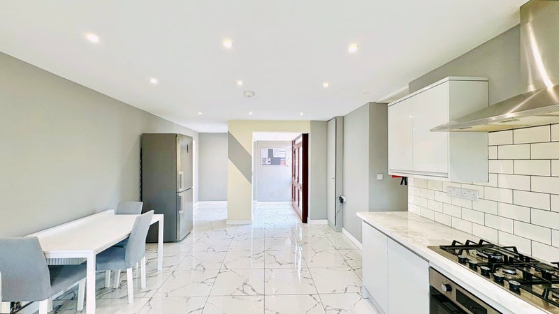 Room Bransford Avenue in Coventry