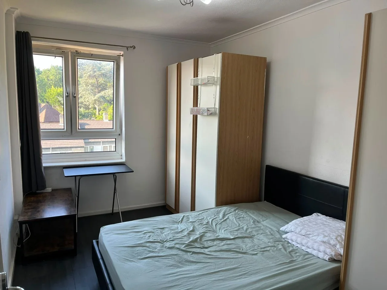 Room Whitlock Drive in Greater London