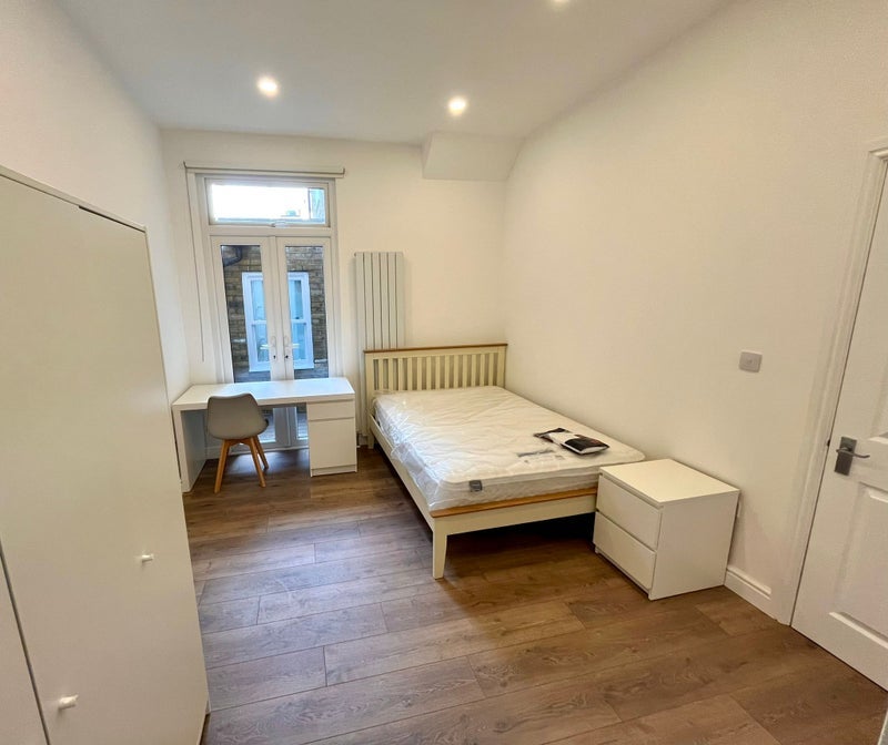 Room Norroy Road in Greater London