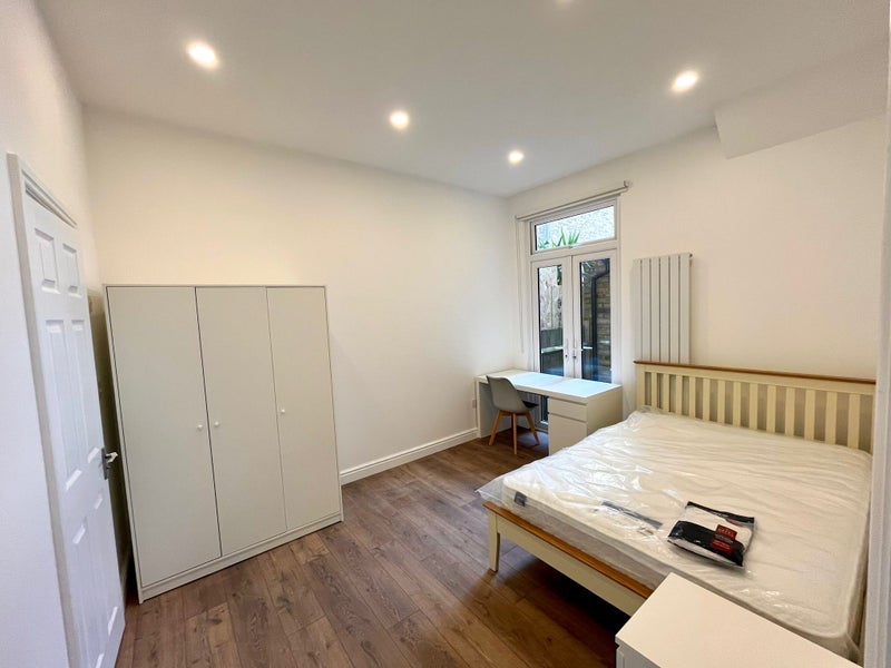 Room Norroy Road in Greater London