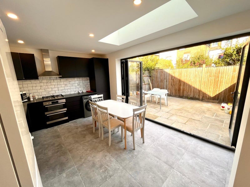 Room Norroy Road in Greater London