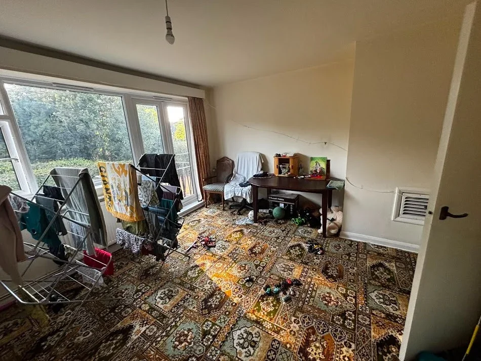 Flat Wodehouse Place in Guildford