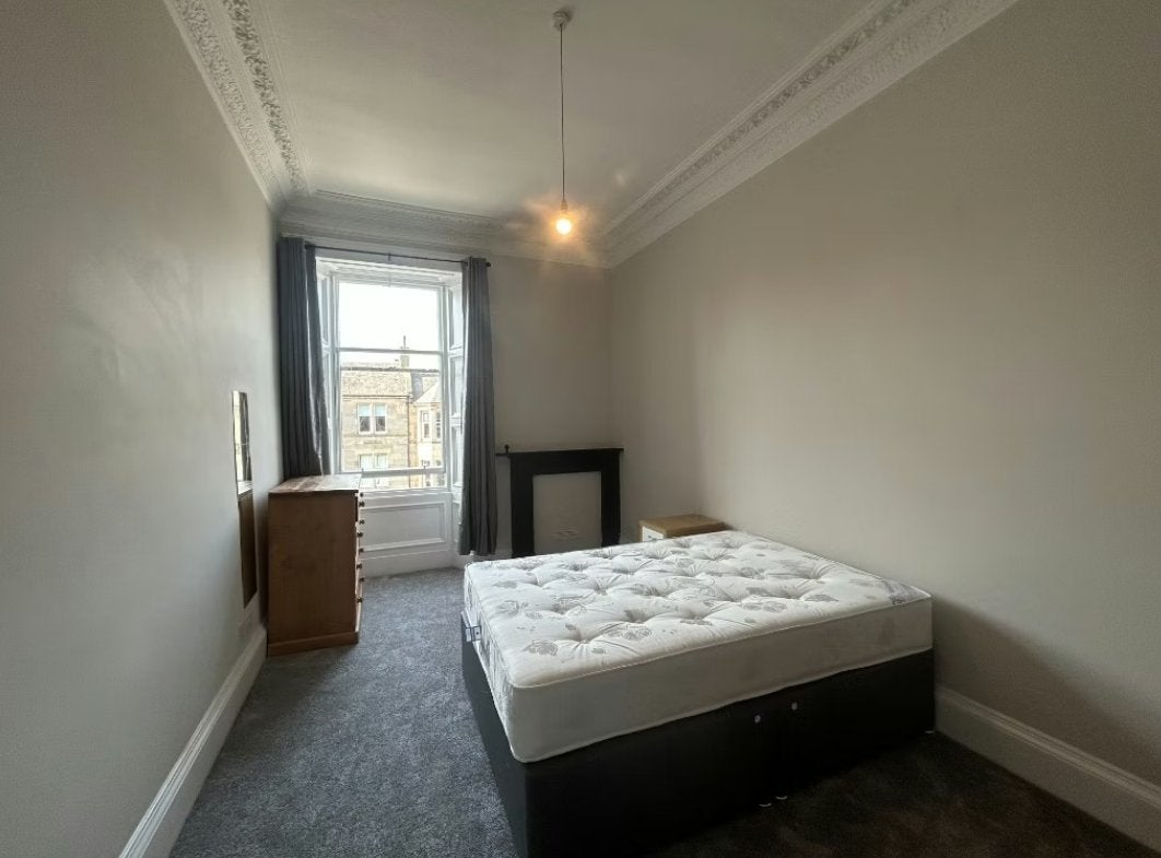 Flat Marchmont Road in City of Edinburgh