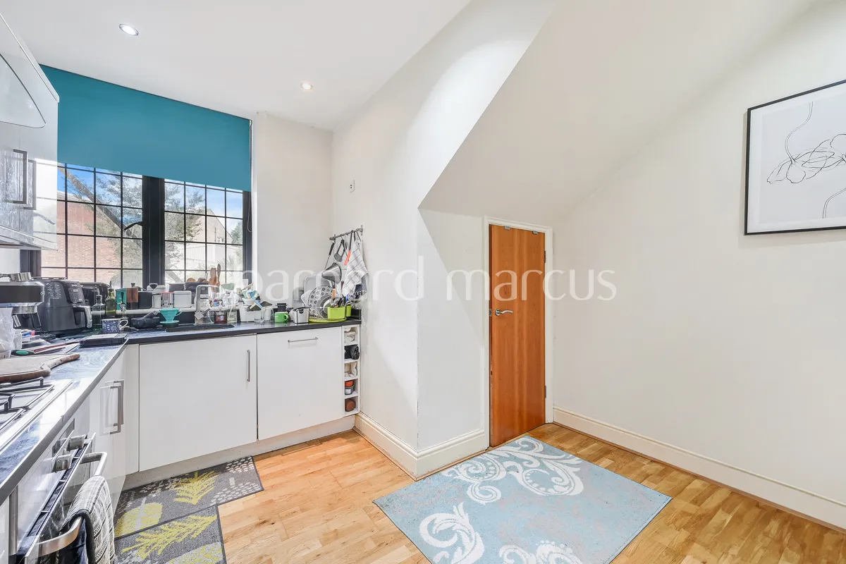 Flat Ruden Way in Reigate and Banstead