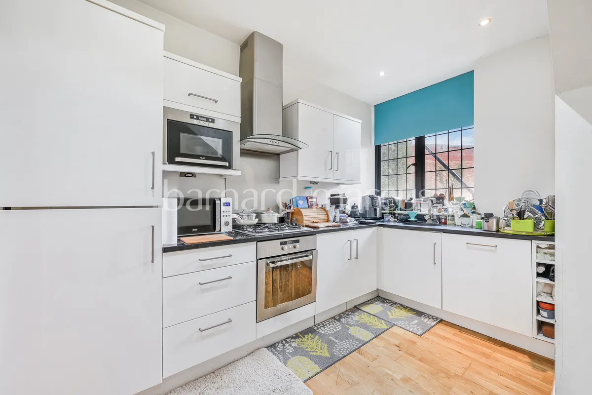 Flat Ruden Way in Reigate and Banstead