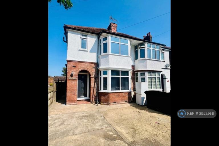 House Blundell Road in Luton