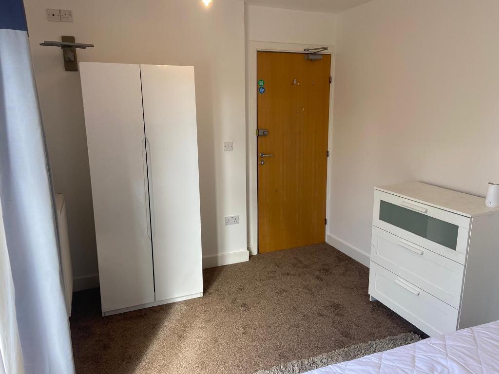 Room Milton Road in Milton Keynes