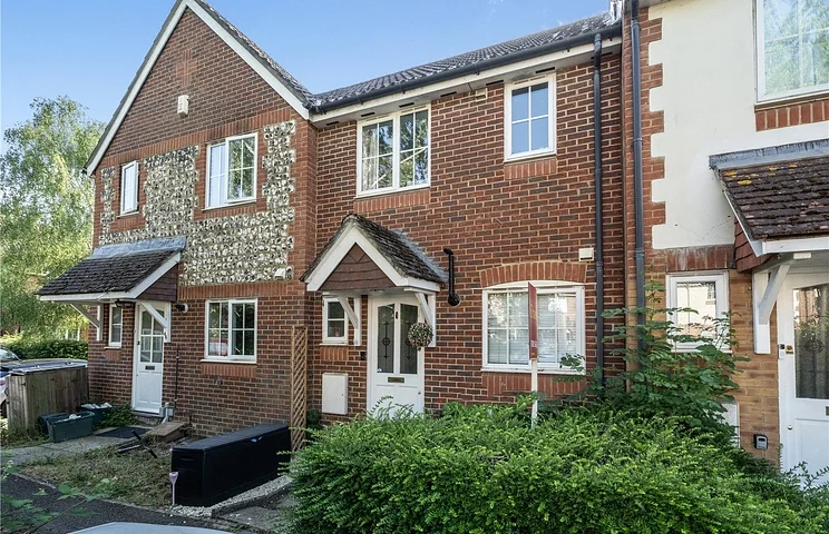 House Two Rivers Way in Newbury