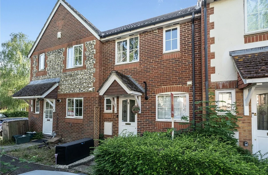 House Two Rivers Way in Newbury