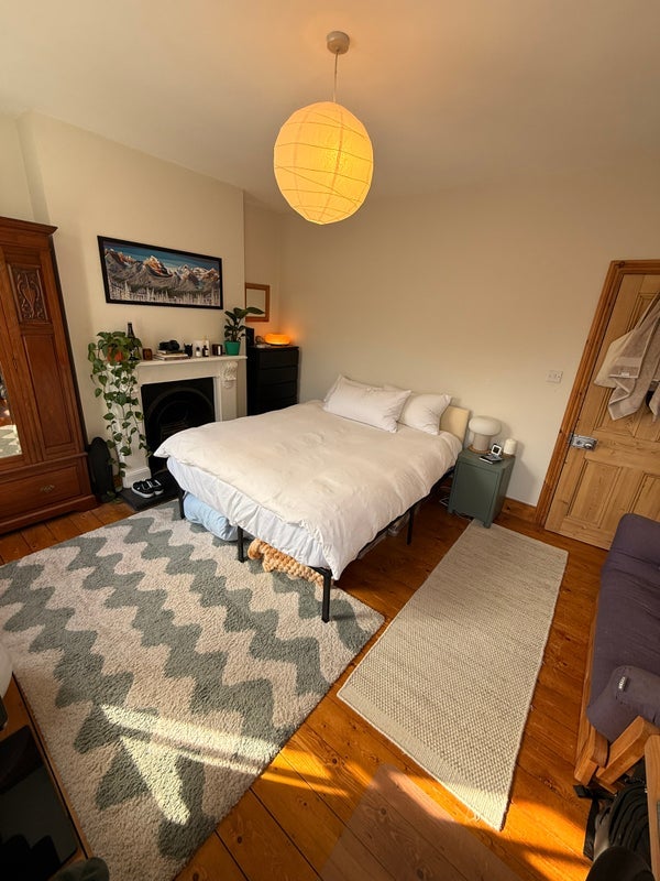 Room Nevill Road in Greater London