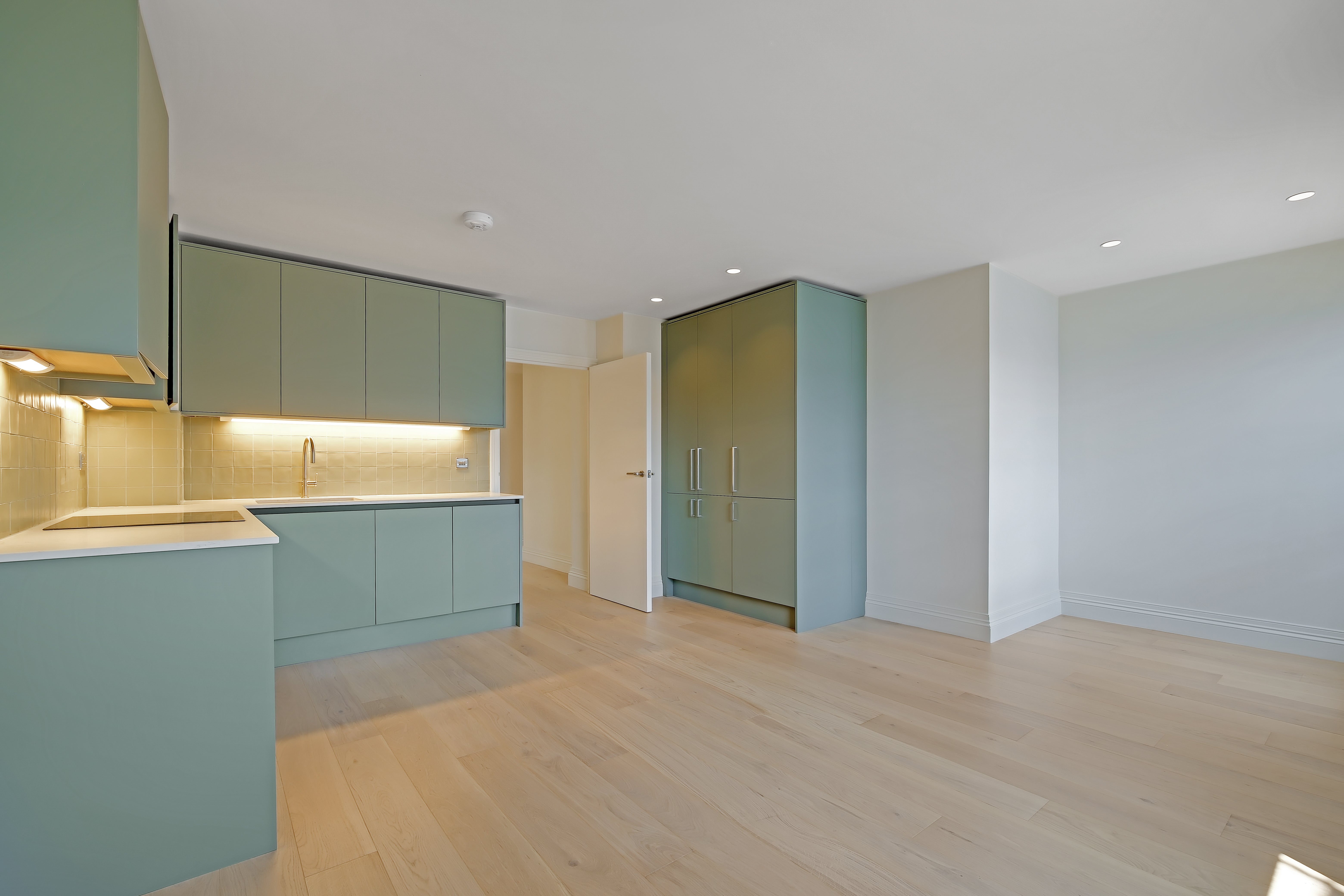 Flat St Ann's Road in Greater London