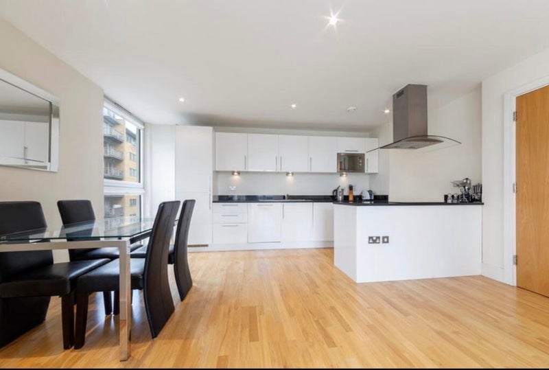 Room Lanterns Way in Greater London