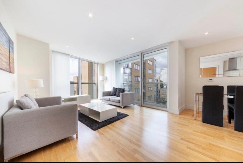 Room Lanterns Way in Greater London