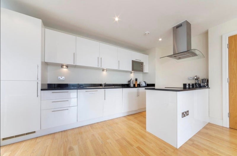 Room Lanterns Way in Greater London