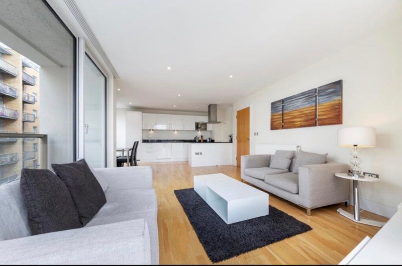 Room Lanterns Way in Greater London
