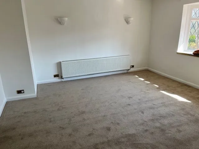 Flat Kingsmead Avenue in Greater London