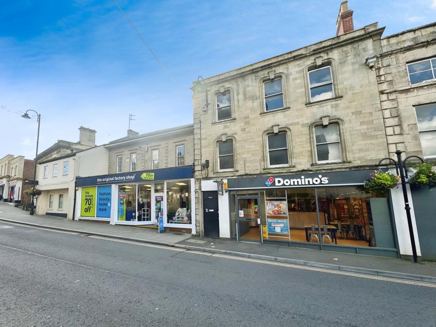 Flat High Street in Warminster
