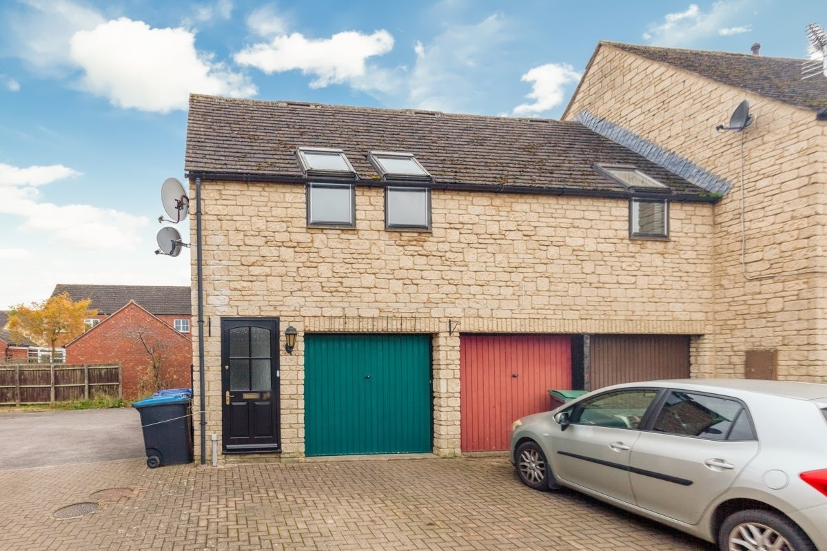 House Campden Close in West Oxfordshire