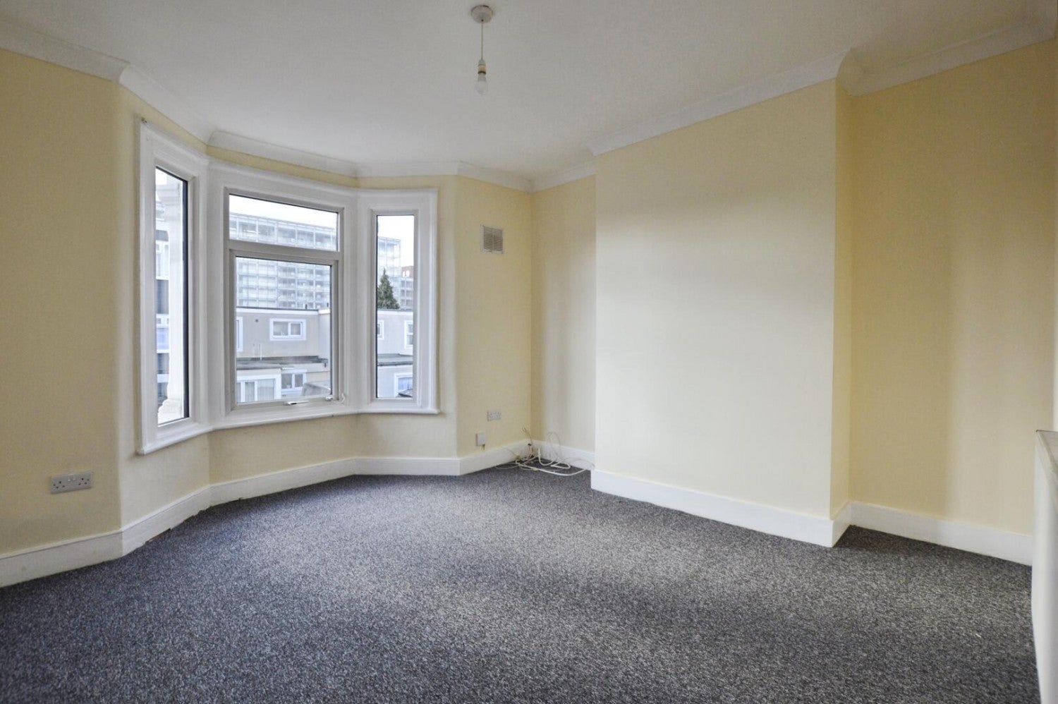 Flat Kildare Road in Greater London