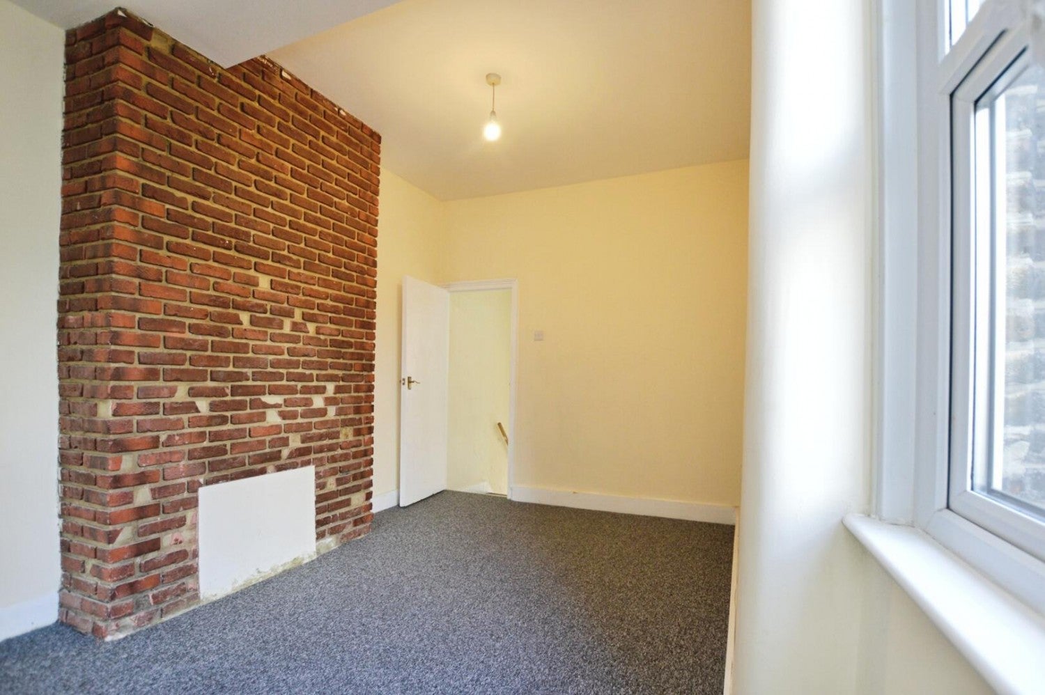 Flat Kildare Road in Greater London