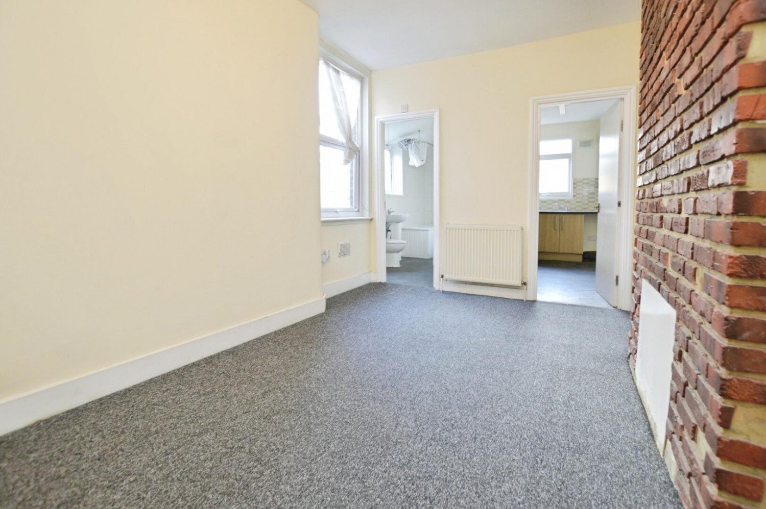 Flat Kildare Road in Greater London