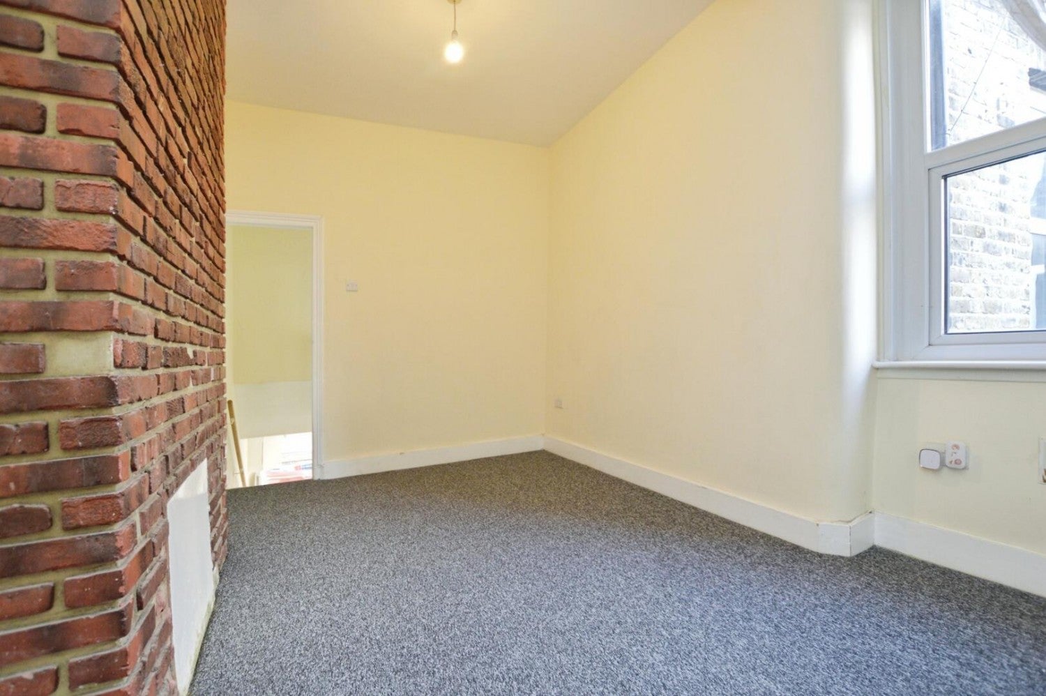 Flat Kildare Road in Greater London