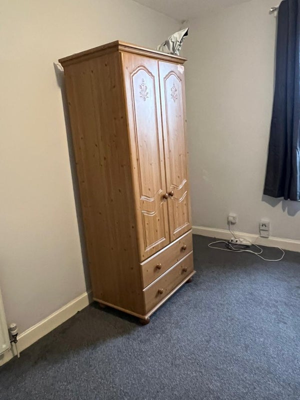 Room Mayfield Drive in Armadale