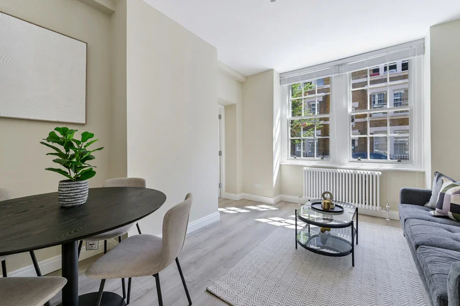 Flat Bryanston Street in London