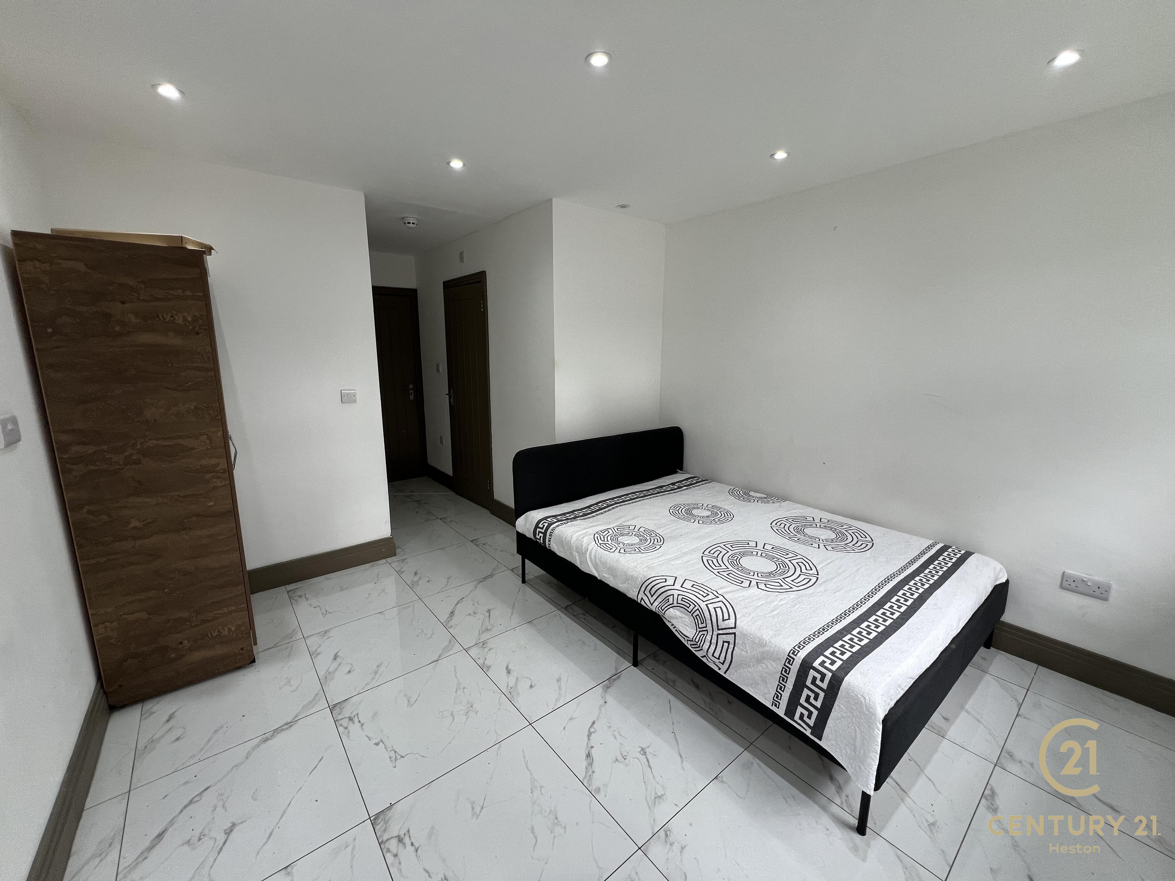 Room Norwood Road in Greater London