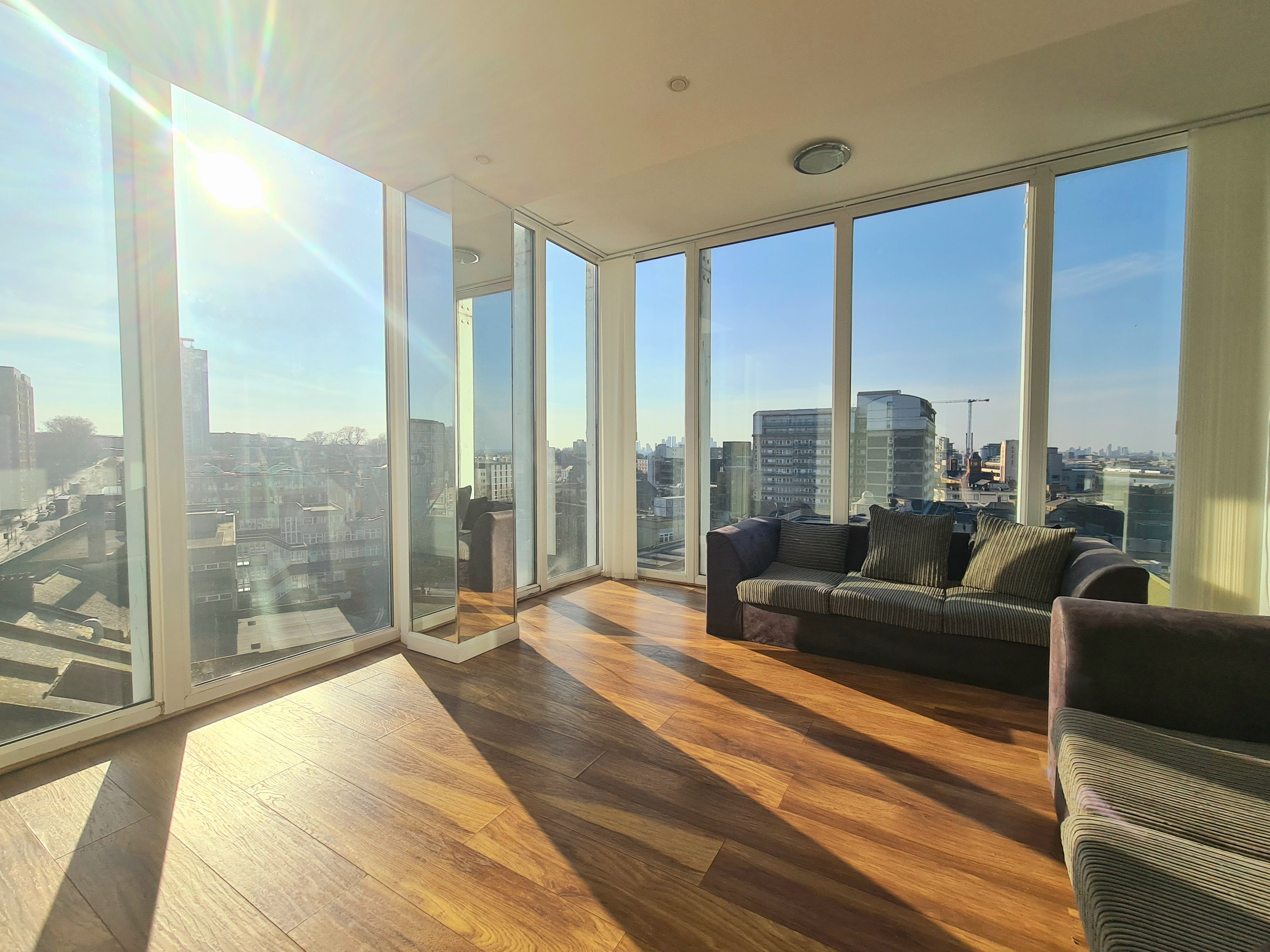 Flat Thomas Street in Greater London