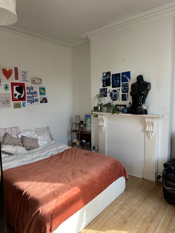 Room Lothair Road North in Greater London