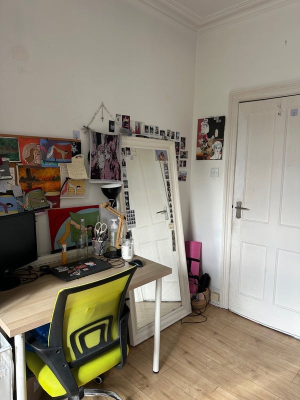 Room Lothair Road North in Greater London