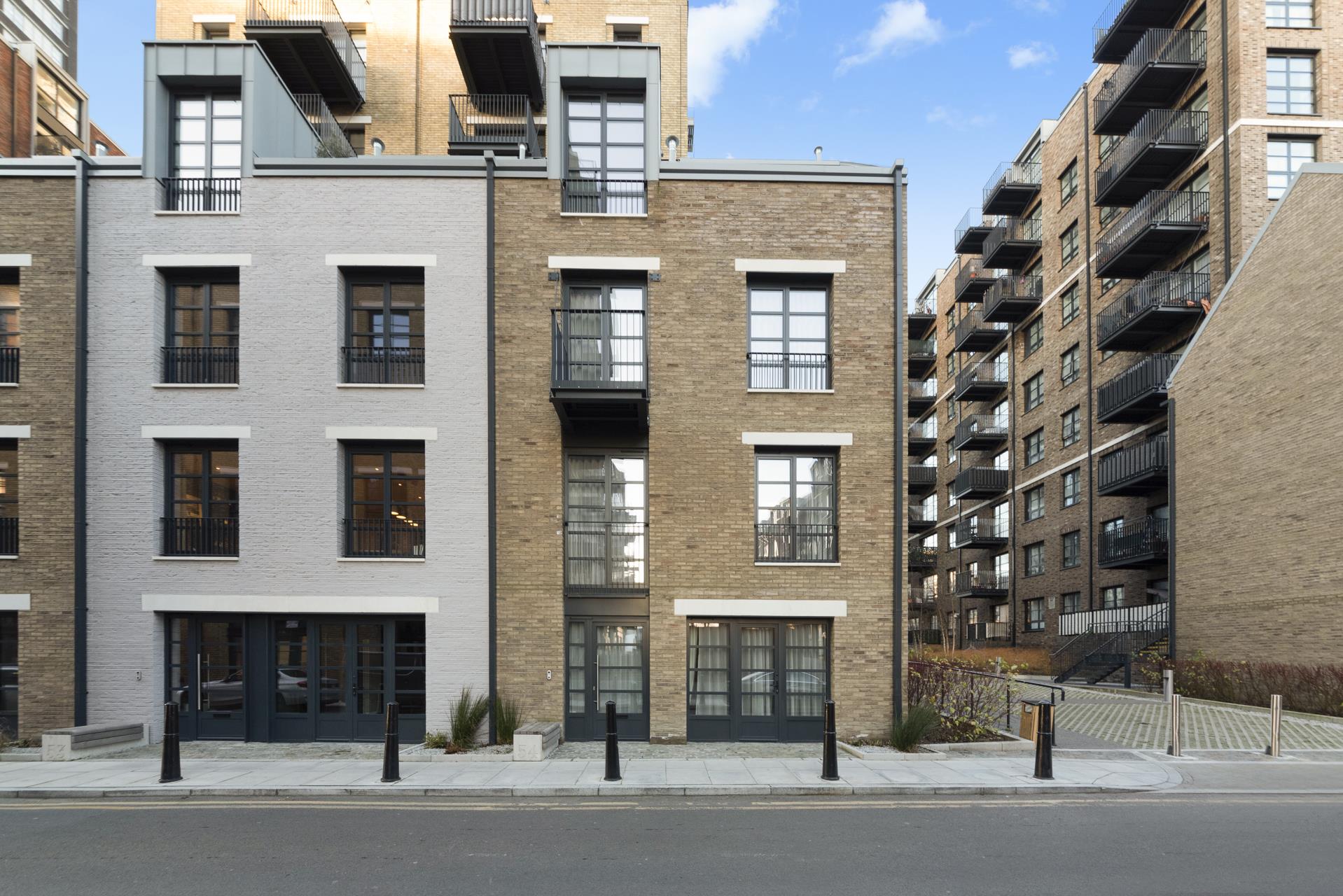 House Orchard Place in Greater London