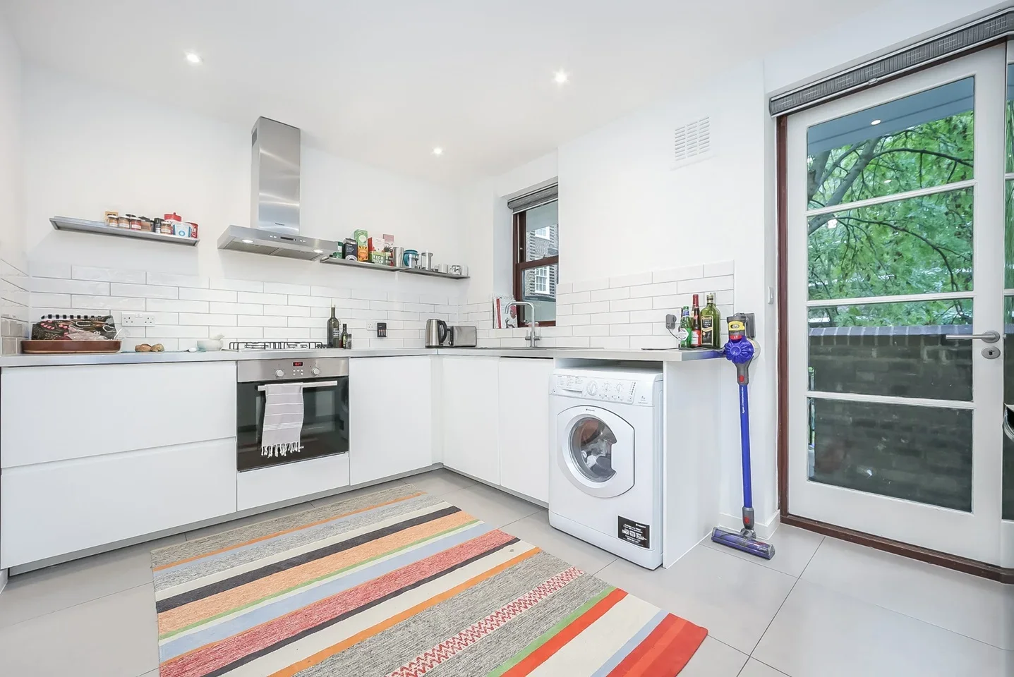 Flat Biddestone Road in Greater London