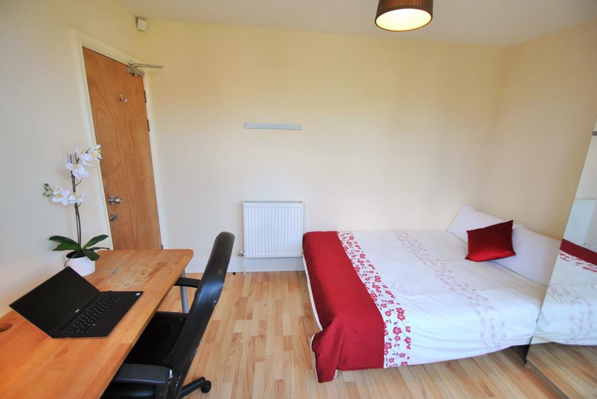 Flat Hatherley Road in Manchester