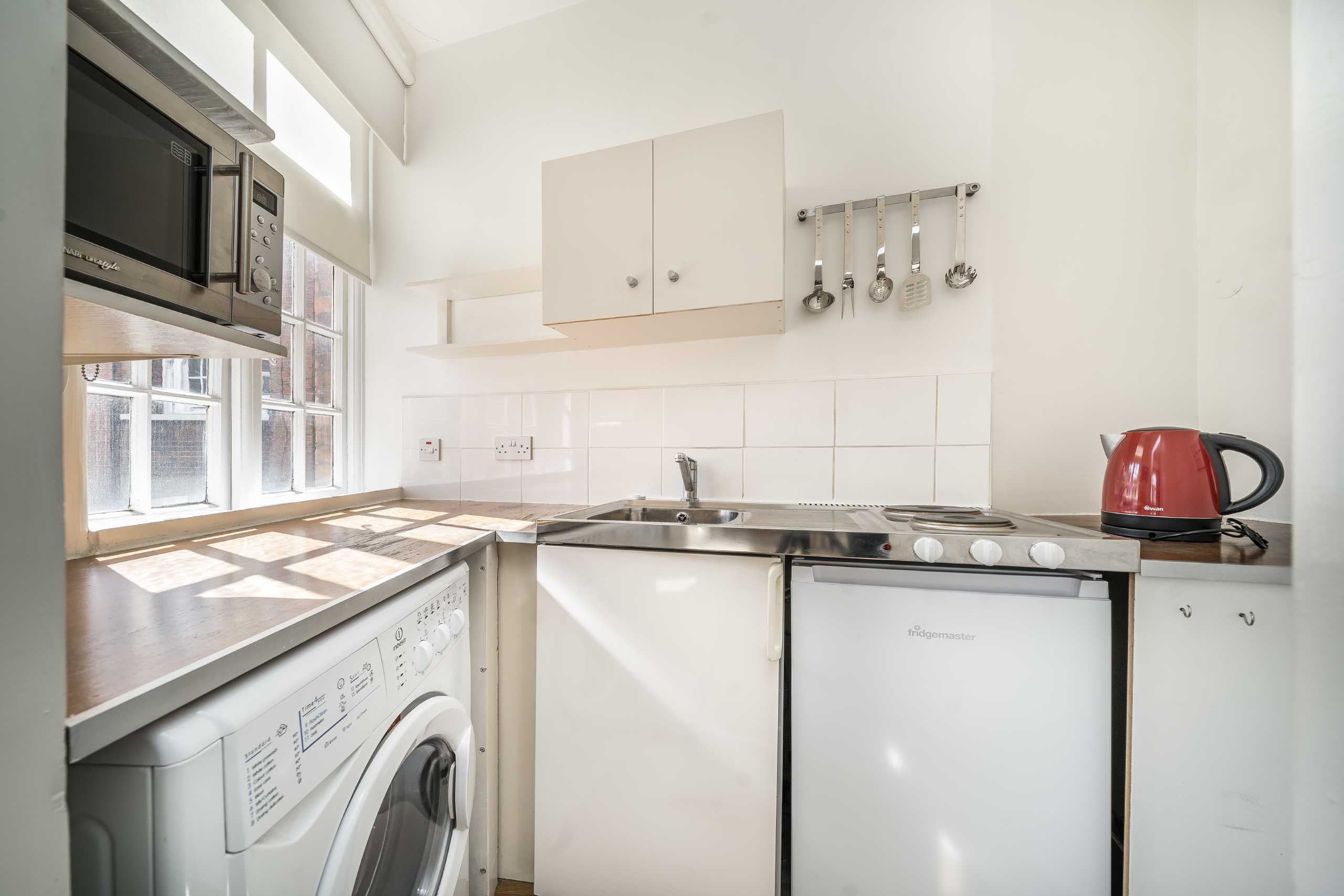 Flat Tavistock Place in Greater London
