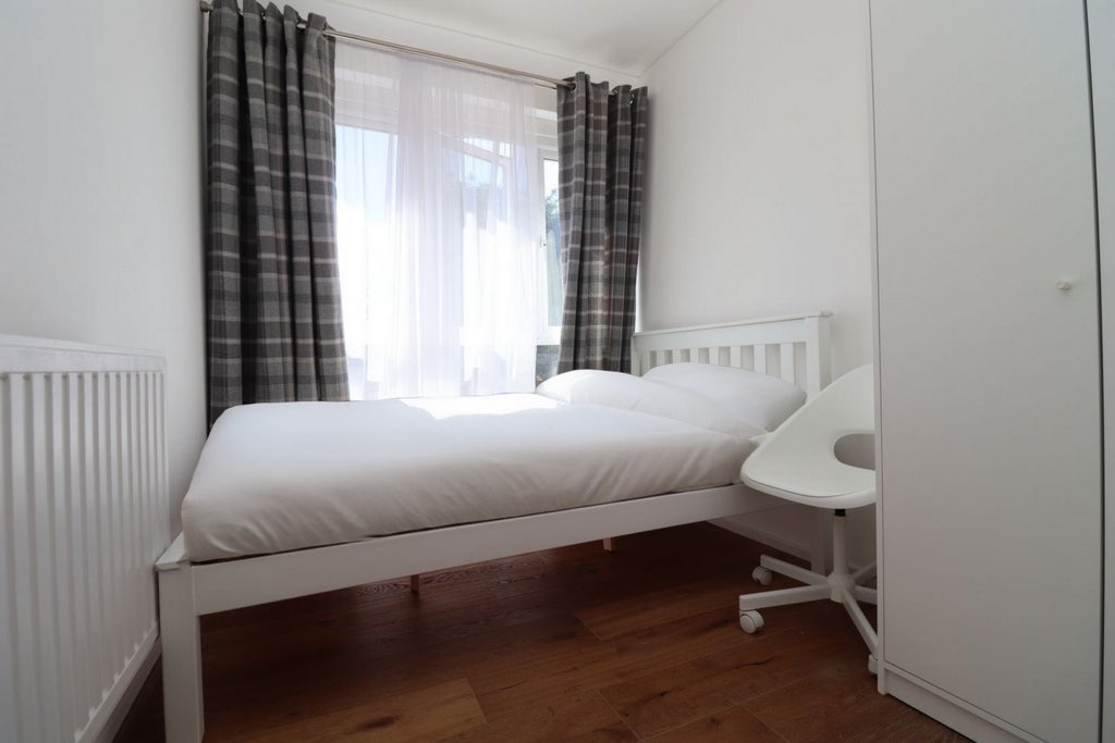 Room Globe Road in Greater London