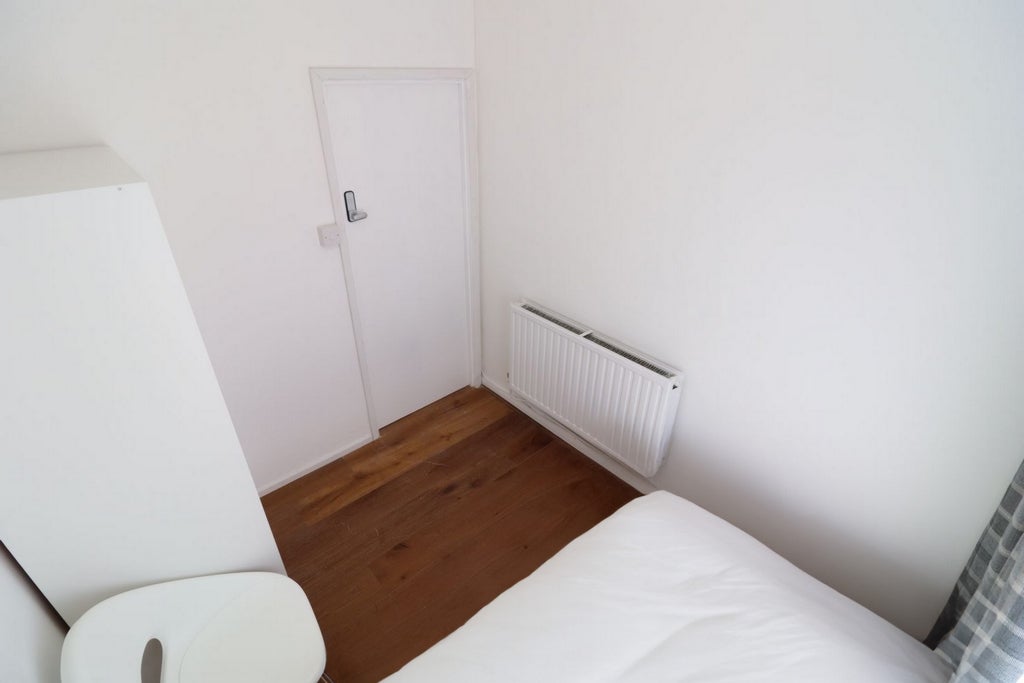 Room Globe Road in Greater London