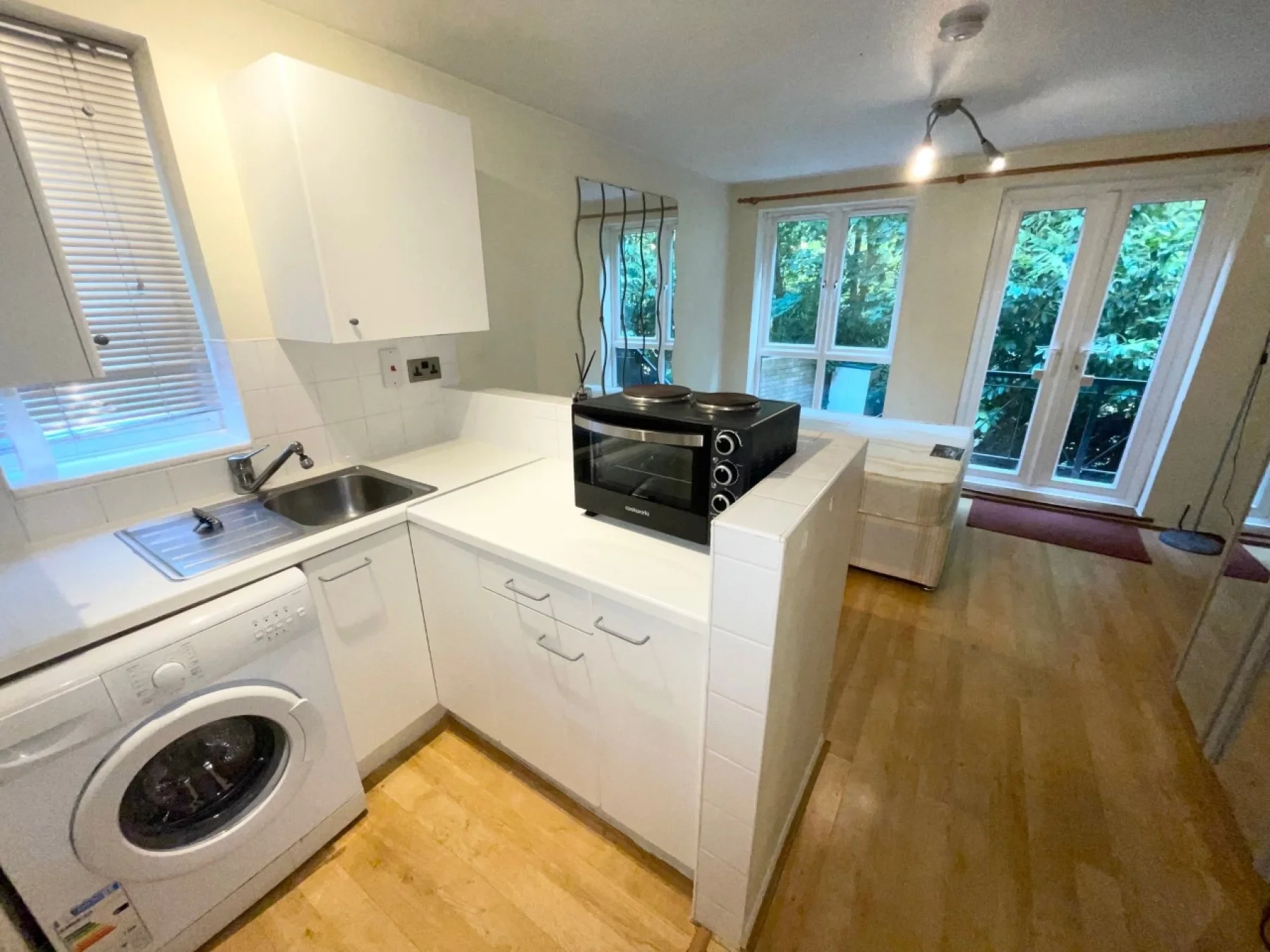 Flat Brunswick Quay in Greater London
