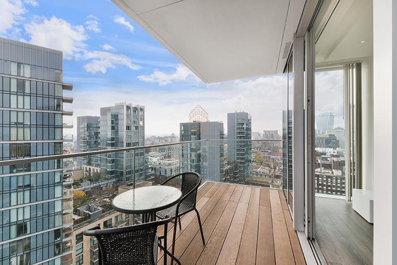 Flat Alie Street in Greater London