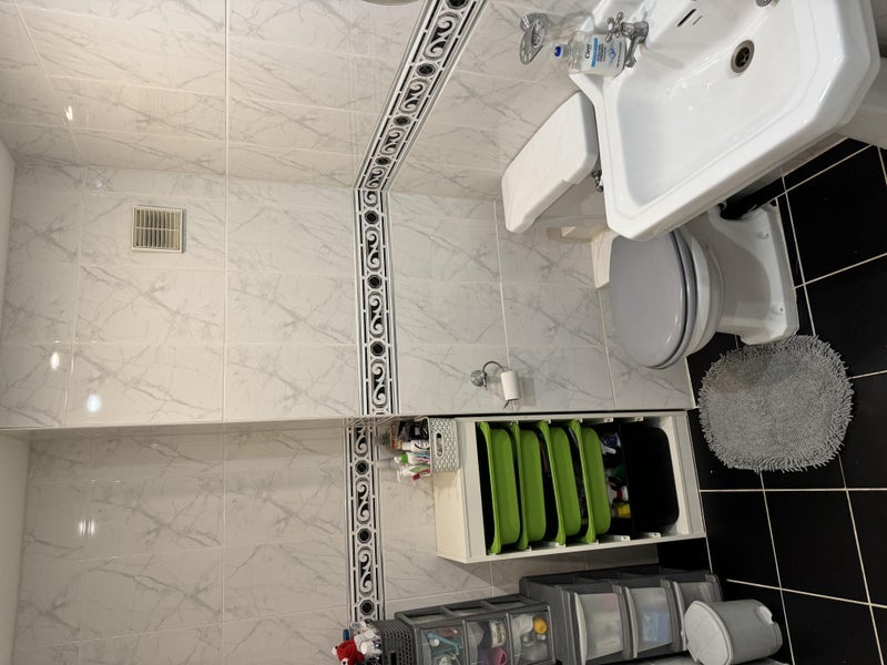 Room Salisbury Close in Greater London
