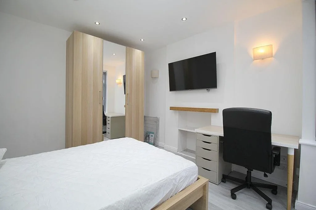 Room Byron Street Extension in Charnwood