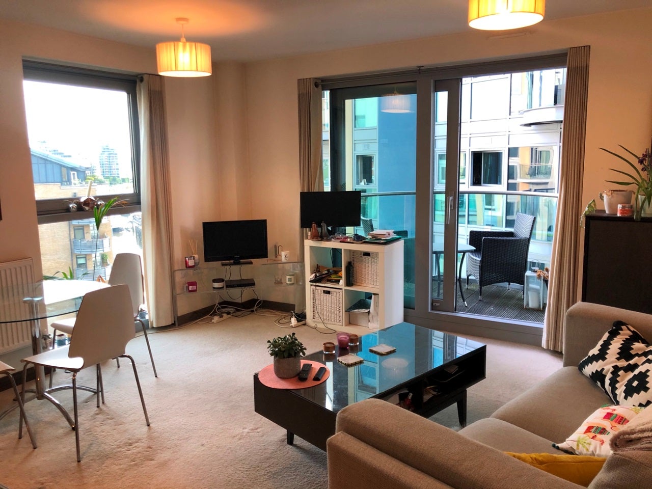 Flat Bridges Court in Greater London