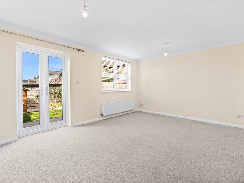 House Eastnor Close in Reigate and Banstead