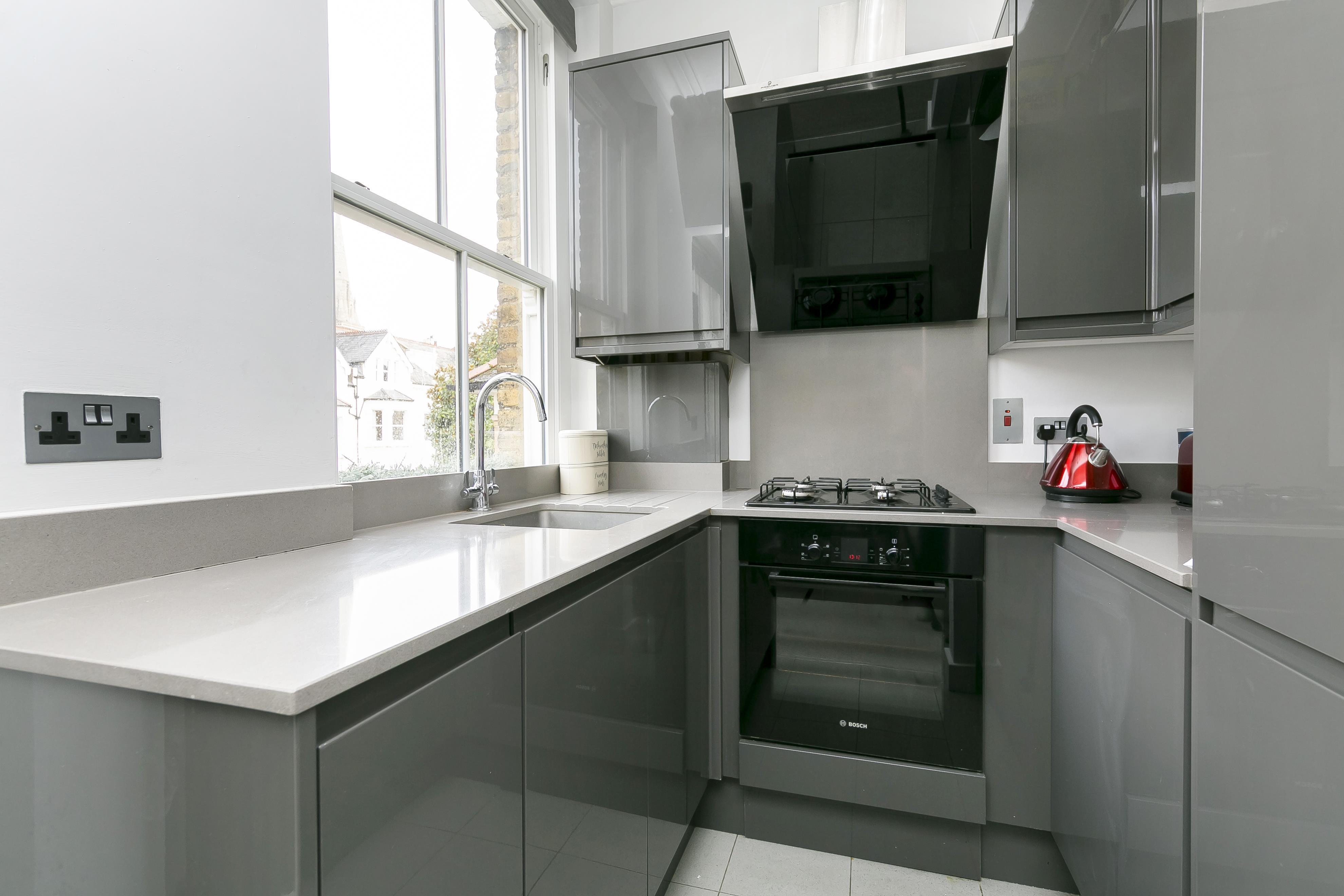 Flat Onslow Road in Greater London